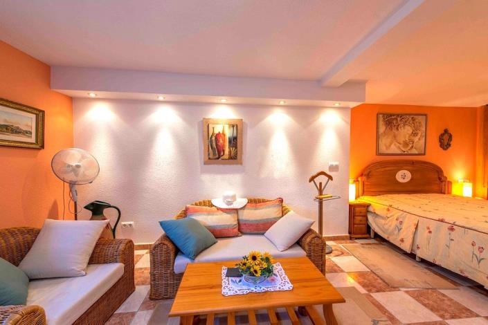 Image No.11-3 Bed Villa / Detached for sale