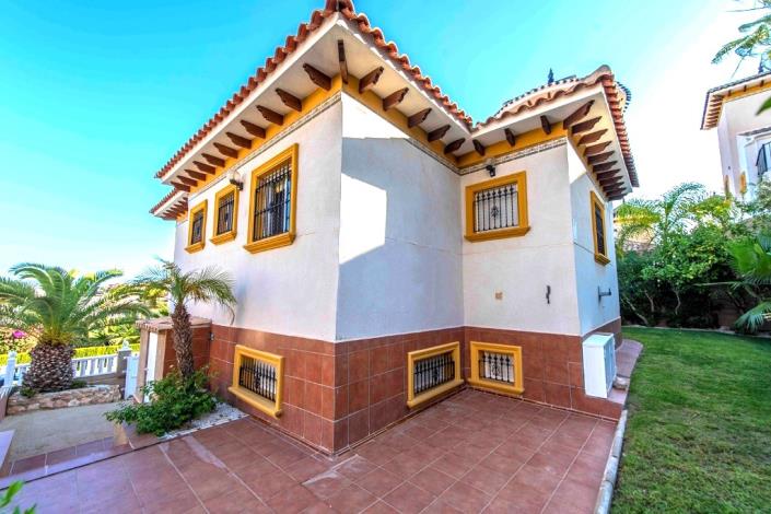 Image No.14-3 Bed Villa / Detached for sale