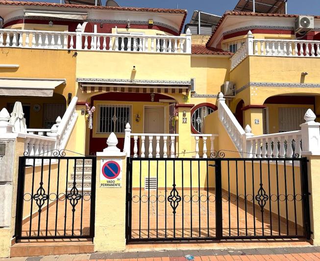 Image No.1-3 Bed Townhouse for sale