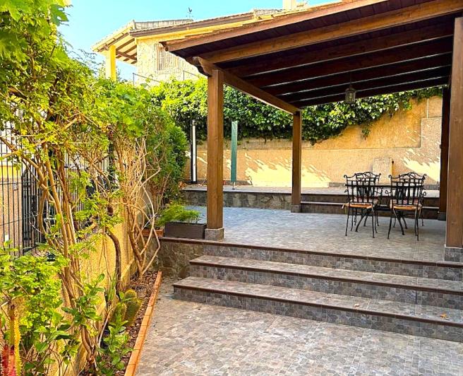 Image No.4-2 Bed Semi-Detached for sale