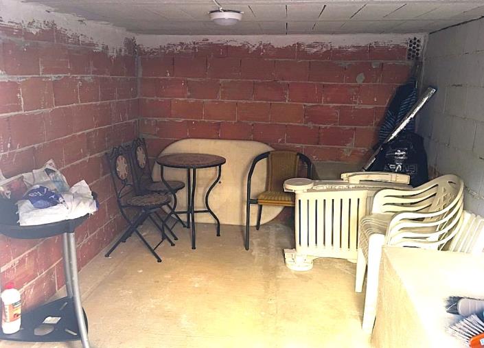 Image No.13-2 Bed Semi-Detached for sale