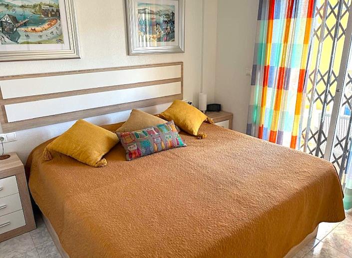 Image No.15-2 Bed Semi-Detached for sale