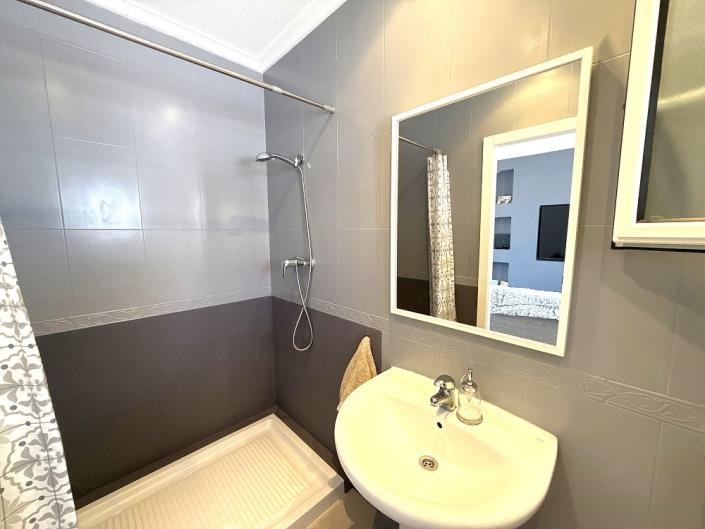 Image No.8-3 Bed Townhouse for sale