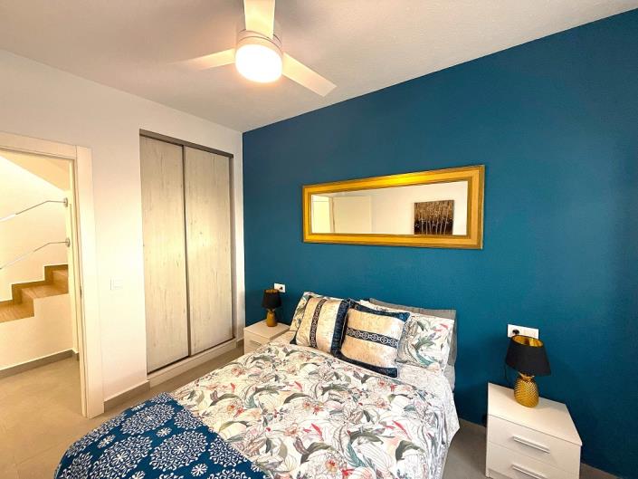 Image No.15-3 Bed Townhouse for sale