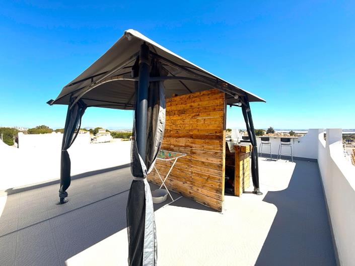 Image No.20-3 Bed Townhouse for sale