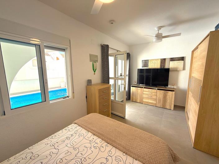 Image No.21-3 Bed Townhouse for sale