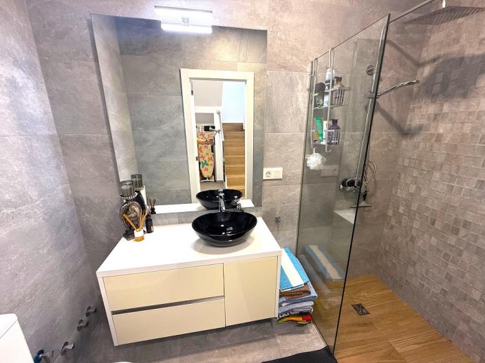 Image No.25-3 Bed Townhouse for sale