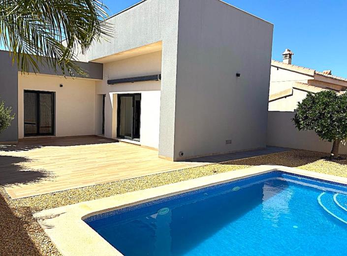 Image No.1-3 Bed Villa / Detached for sale
