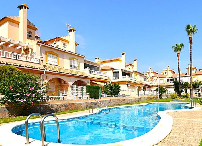 Image No.1-3 Bed Townhouse for sale