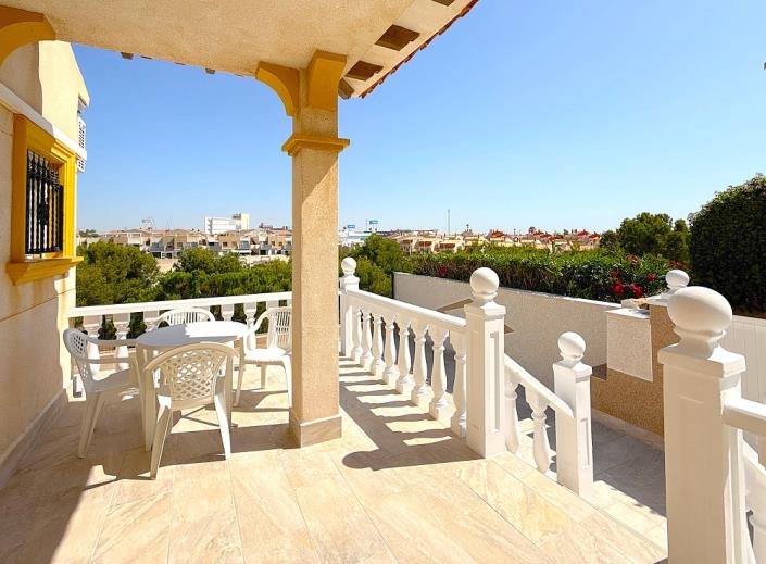 Image No.1-2 Bed Semi-Detached for sale