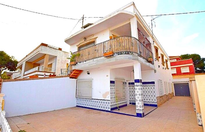 Image No.1-5 Bed Semi-Detached for sale