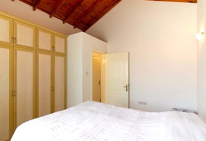 Image No.10-2 Bed Villa / Detached for sale