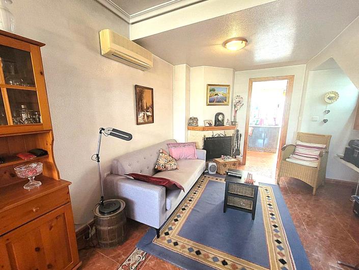 Image No.9-3 Bed Semi-Detached for sale