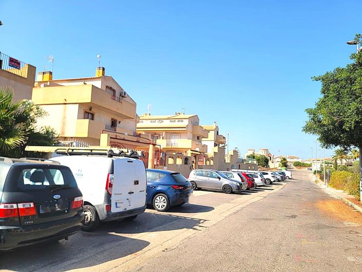 Image No.21-3 Bed Semi-Detached for sale