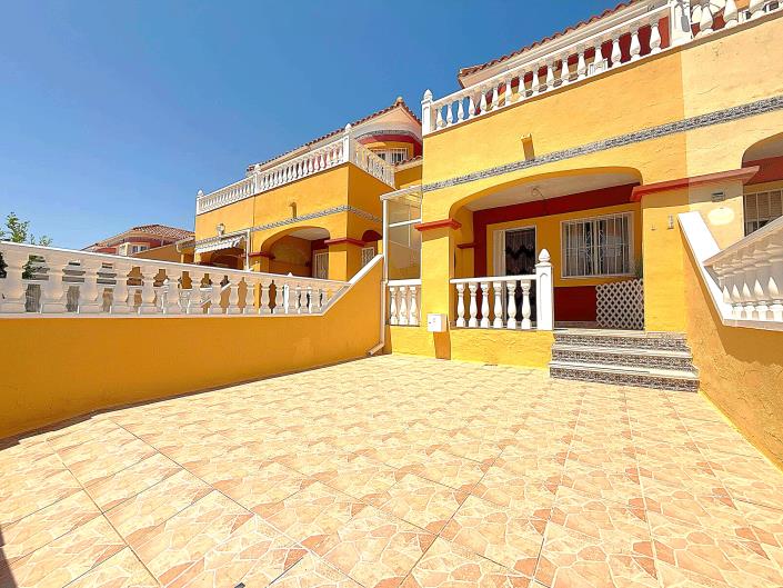 Image No.1-3 Bed Townhouse for sale