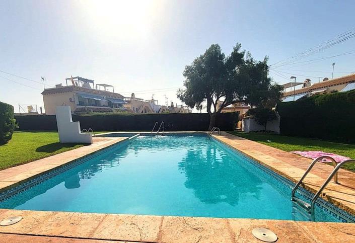 Image No.2-Bungalow de 2 chambres à vendre à Torrevieja