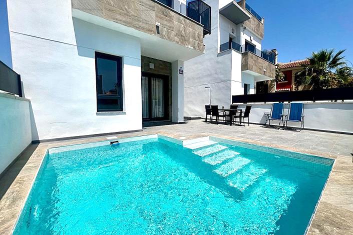 Image No.1-Villa / Détaché de 3 chambres à vendre à Torrevieja