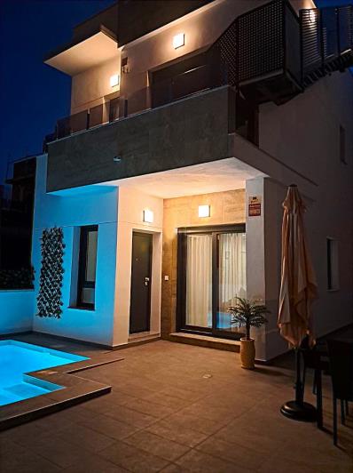 Image No.8-Villa / Détaché de 3 chambres à vendre à Torrevieja