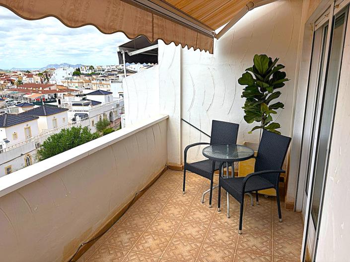 Image No.9-2 Bed Semi-Detached for sale