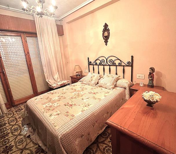 Image No.12-3 Bed Apartment for sale