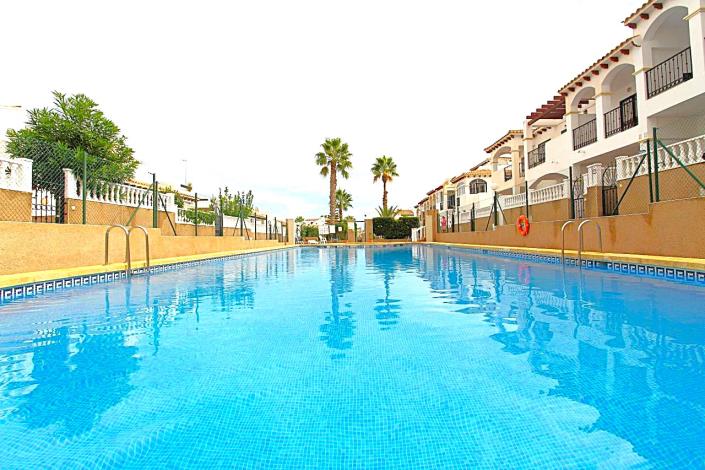 Image No.2-Maison de ville de 2 chambres à vendre à Punta Prima