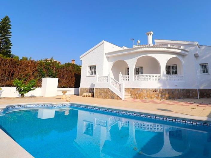 Image No.1-3 Bed Villa / Detached for sale