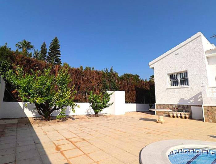 Image No.27-3 Bed Villa / Detached for sale