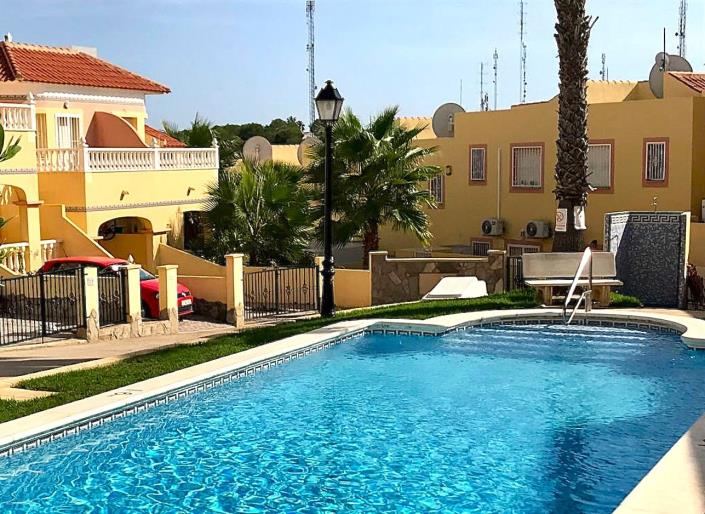 Image No.2-Jumelé de 2 chambres à vendre à Villamartin