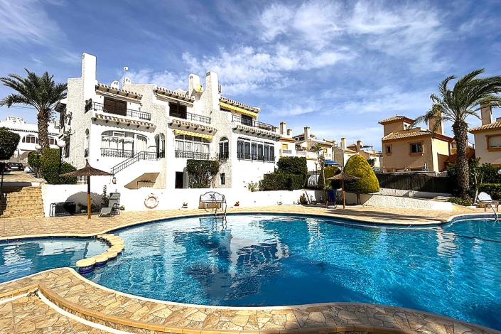 Image No.2-3 Bed Townhouse for sale