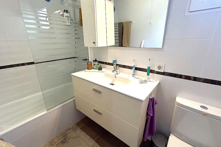 Image No.19-3 Bed Townhouse for sale