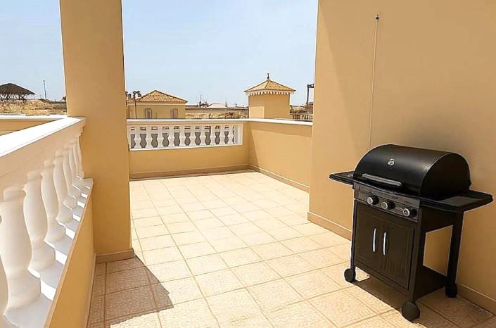 Image No.12-2 Bed Townhouse for sale