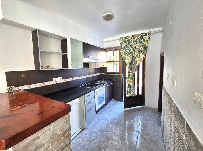 Image No.9-3 Bed Semi-Detached for sale