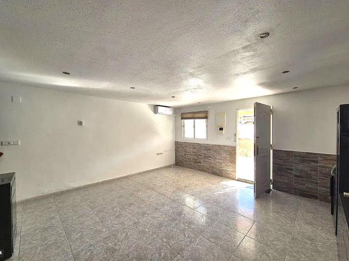 Image No.11-3 Bed Semi-Detached for sale