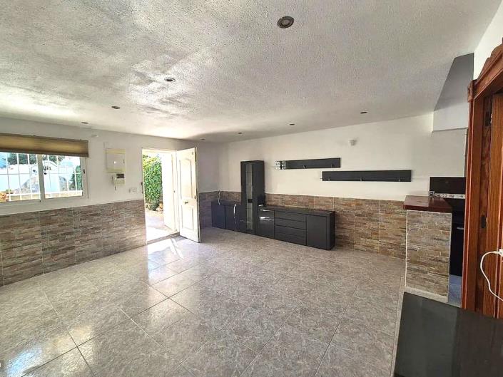 Image No.12-3 Bed Semi-Detached for sale