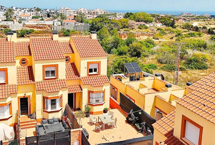 Image No.5-3 Bed Townhouse for sale