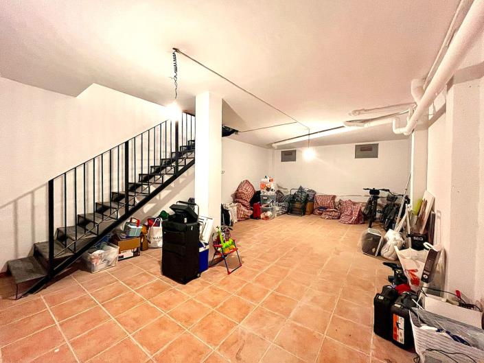 Image No.14-3 Bed Townhouse for sale