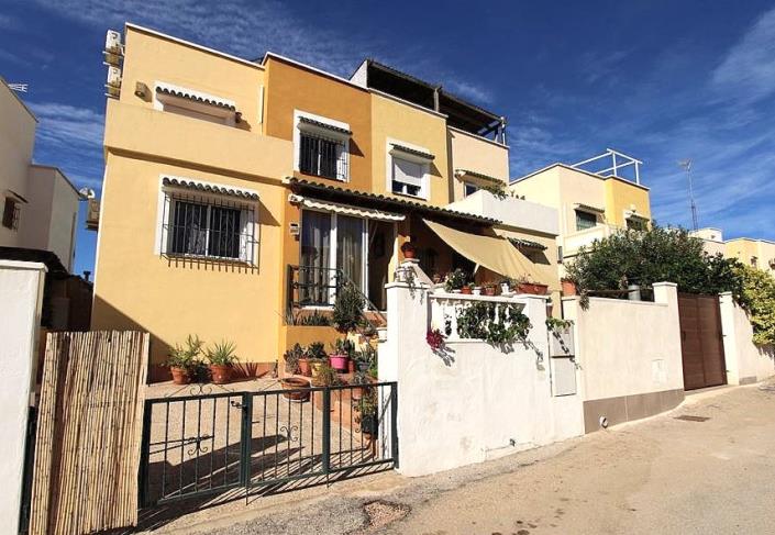 Image No.16-3 Bed Semi-Detached for sale