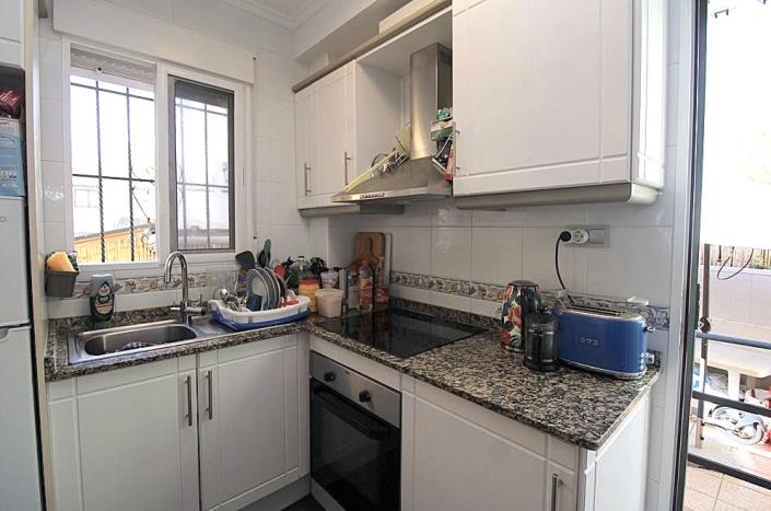 Image No.12-3 Bed Semi-Detached for sale