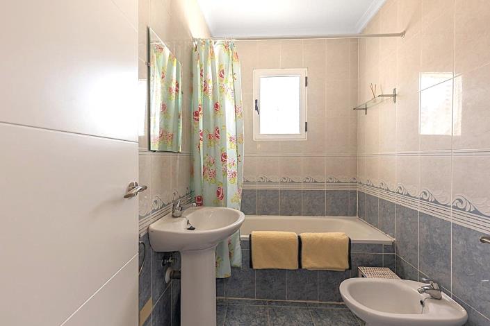 Image No.9-3 Bed Semi-Detached for sale