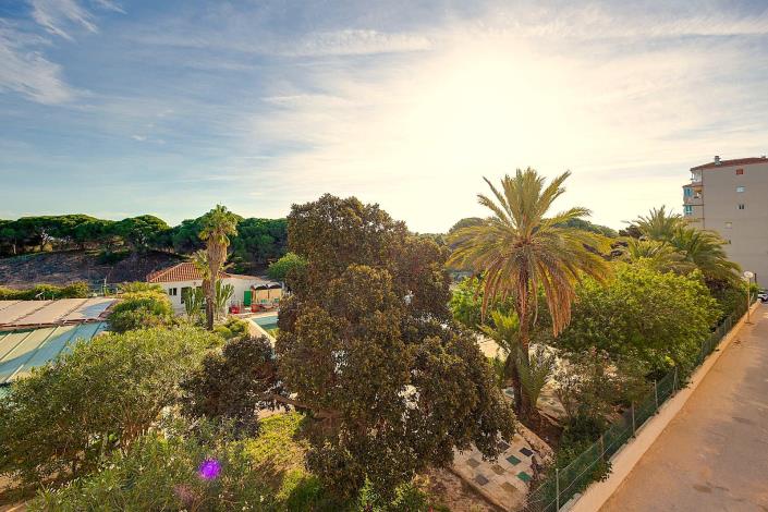 Image No.21-2 Bed Apartment for sale