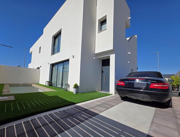 Image No.7-2 Bed Villa / Detached for sale