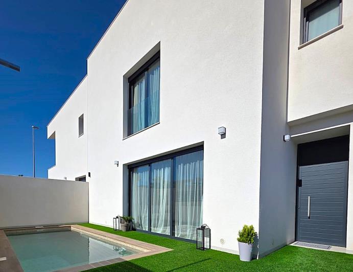 Image No.2-2 Bed Villa / Detached for sale