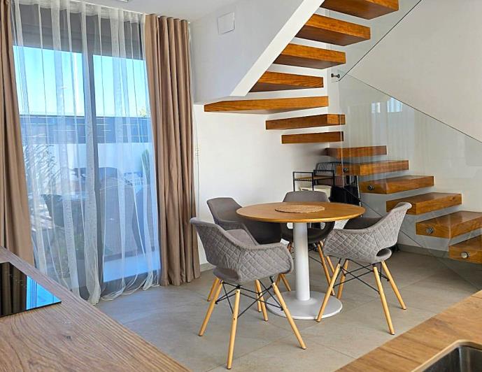 Image No.9-2 Bed Villa / Detached for sale