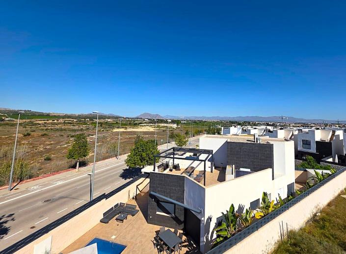 Image No.19-2 Bed Villa / Detached for sale