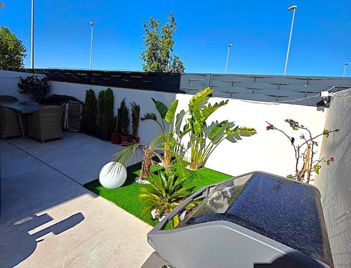 Image No.21-2 Bed Villa / Detached for sale