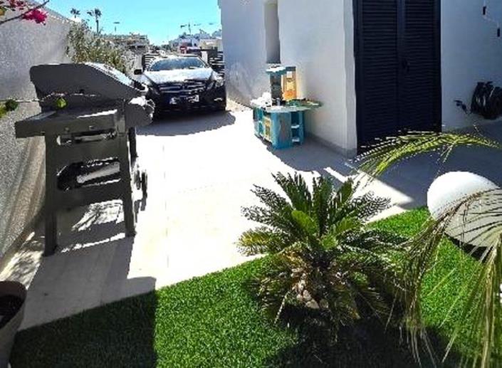 Image No.22-2 Bed Villa / Detached for sale