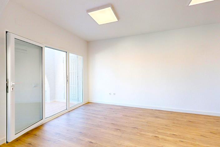 Image No.16-2 Bed Semi-Detached for sale