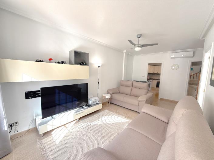 Image No.8-3 Bed Townhouse for sale