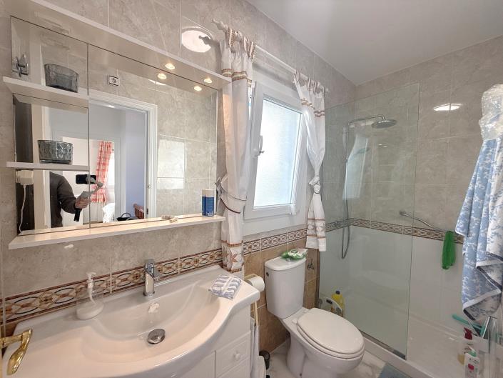 Image No.21-3 Bed Townhouse for sale