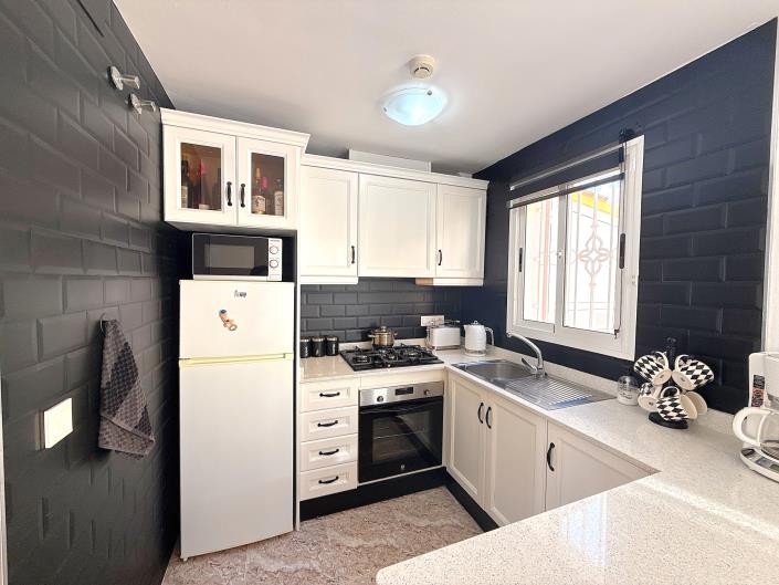 Image No.11-2 Bed Semi-Detached for sale